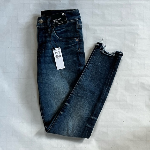 Women’s Express Mid Rise Raw Hem Cropped Skinny Jeans – Light Wash – Size 0 - Picture 1 of 4